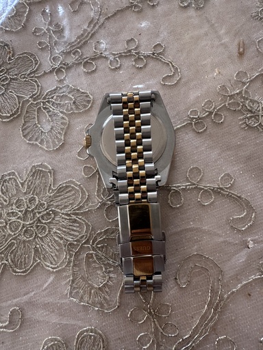 Montre chronographe GUESS en acier bicolore – cadran noir