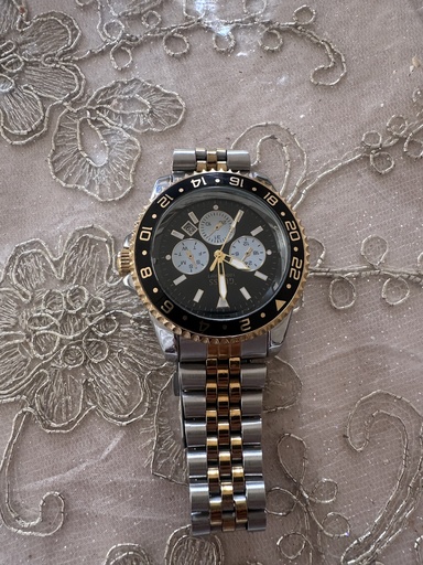 Montre chronographe GUESS en acier bicolore – cadran noir