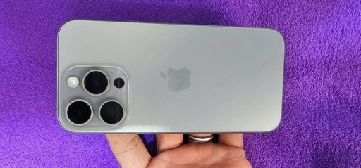 iPhone 15 Pro 128GB – Titane naturel – Batterie à 86 %